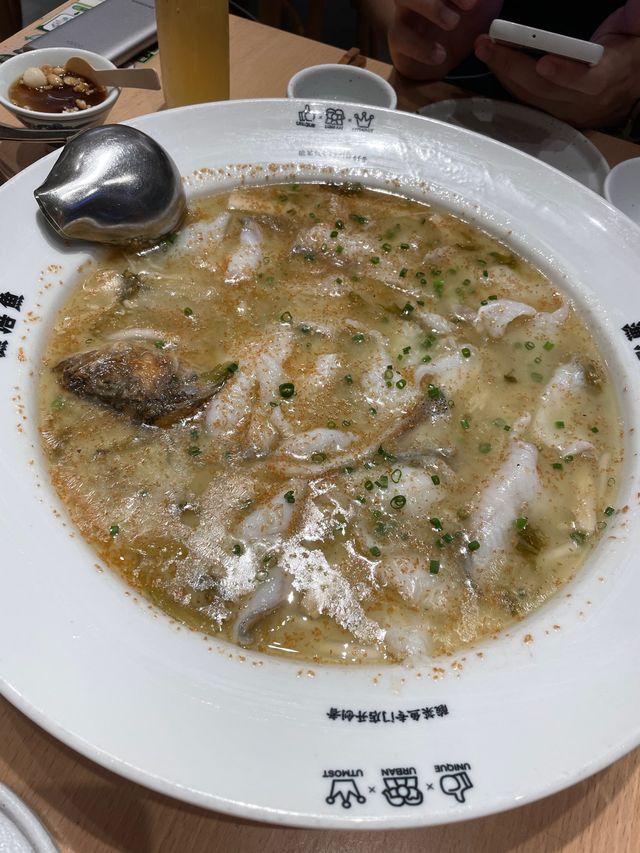 首創酸菜魚專門店‼️新派川菜❤️新民價錢☺️漁語魚