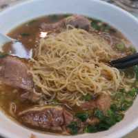  😋 金融區吃到的正宗潮汕傳統粉麵🍜