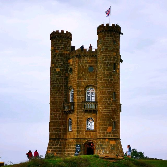 Broadway & Broadway Tower (百老匯小鎮和百老匯塔)