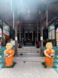 สักการะวิหารหลวงพ่อทองวัดเขาตะเครา