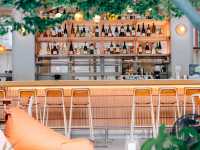 Baby bar Bangkok คาเฟ่และบาร์สีชมพู