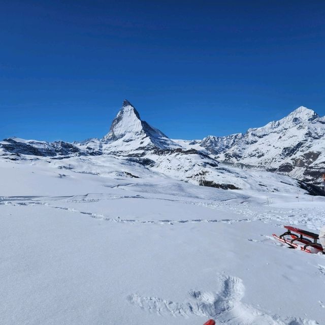 【瑞士】羅滕博登至利菲爾山：遠眺馬特洪峰高山雪橇道