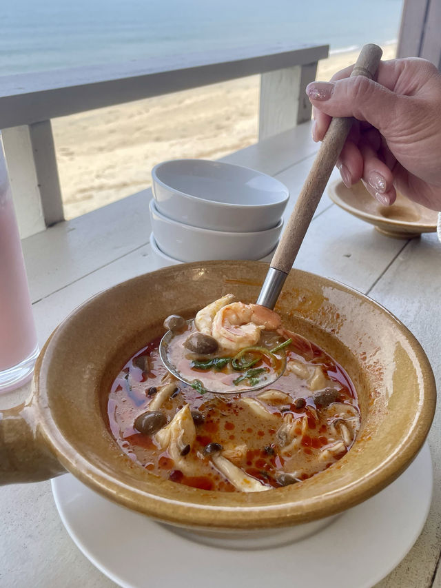 タイ人シェフが作る 本格タイ料理のお店♪