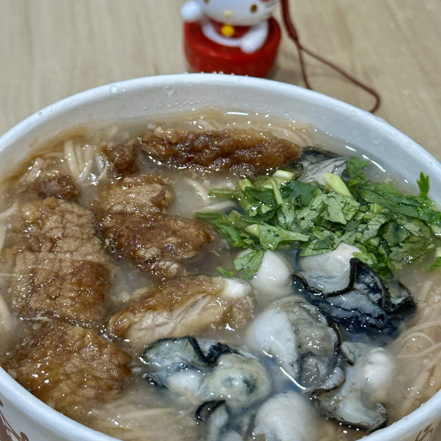 東區（老王記）大腸麵線.肉羹和滷大腸.非吃不可