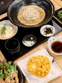 โซบะชามยักษ์ที่ Azuma Soba Restaurant