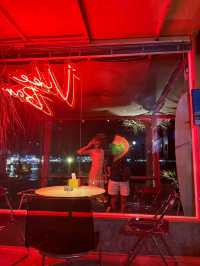 คาเฟ่ลับๆบนเกาะล้าน Vibe​ Bar​ Kohlarn​