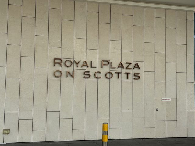 Royal Plaza on Scotts - Premiere King Room