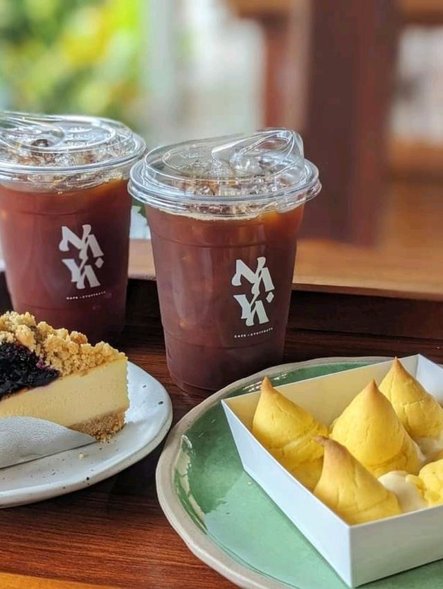 NAYA Cafe - คาเฟ่กลางทุ่งนาที่อยุธยาเมืองเก่า
