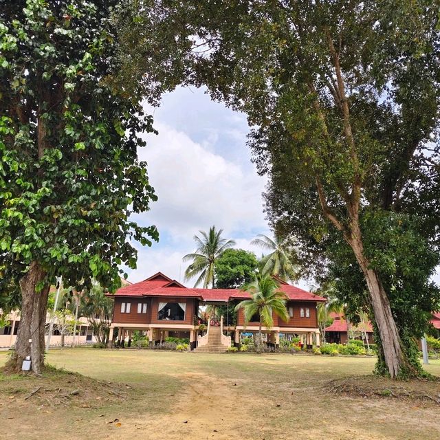 Themendous staying at Holiday Villa Cherating Pahang 
