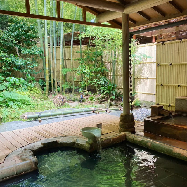 「二丸溫泉宿坊」：和風料理，自然景緻
