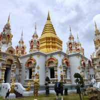 วัดศรีดอนมูล วัดสวยที่คนมามูเยอะ