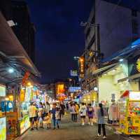 【臺中】必吃大腸包小腸、鹽酥雞、章魚小丸子，避開高峰時間