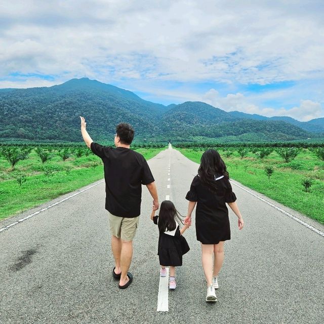 Hearts in Harmony: Cherishing Precious Family Moments at Taman Gunung Ledang, Johor