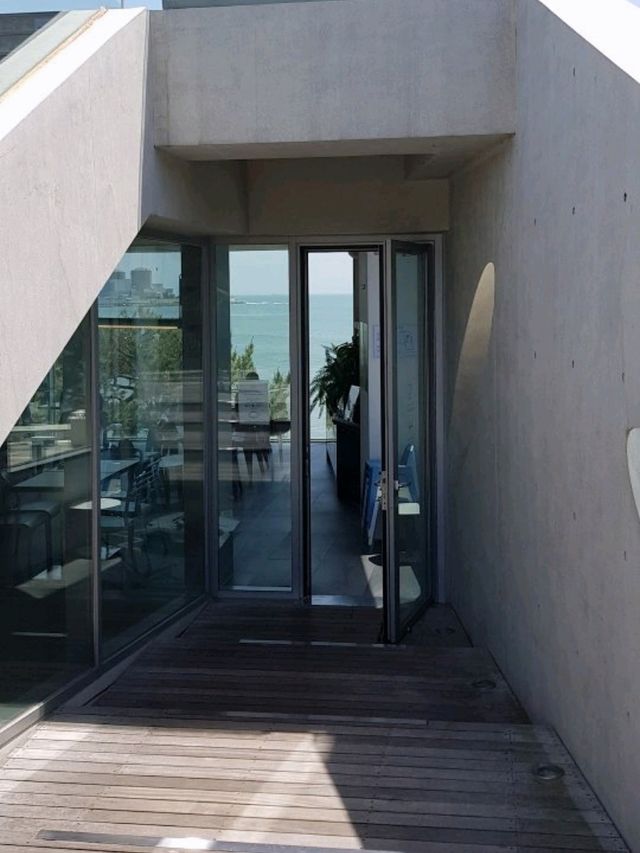 Goregous architecture