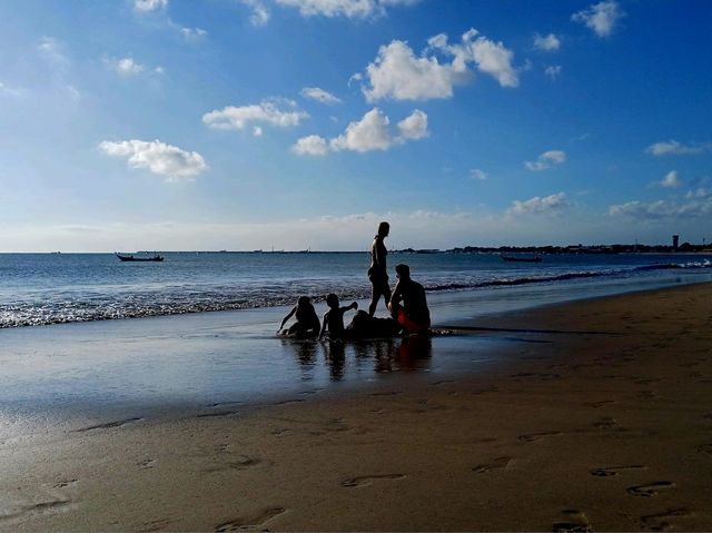 【巴釐島】Melasti beach：果凍海，最佳海灘去處！