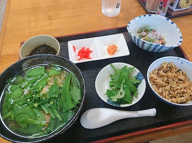 【味のみやこ:宮古島市】薬草が入った沖縄そば♪