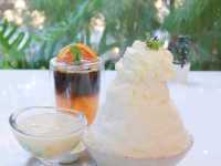 คาเฟ่มินิมอลสีขาวที่ Inbox cafe