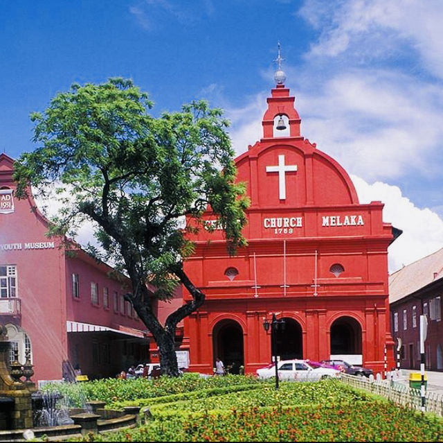 Exploring History of Maleka with Local Summer Tour