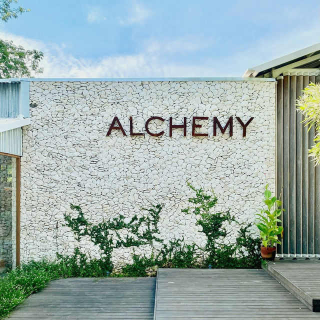 Alchemy Uluwatu: A Plant-Based Paradise 
