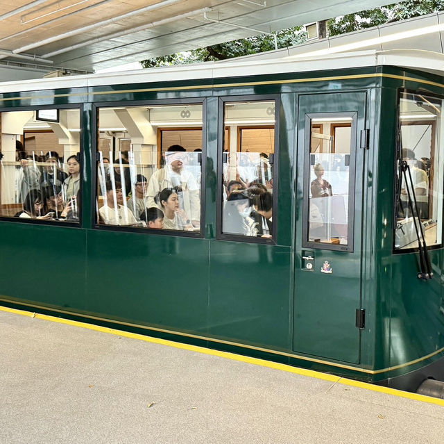 香港旅遊之全球三大夜景～山頂纜車