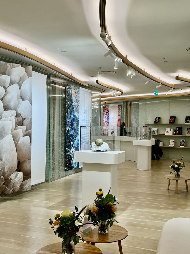 礦石奇珍展覽@ L'ÉCOLE School of Jewelry Arts