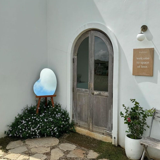 Dong House Cafe 
