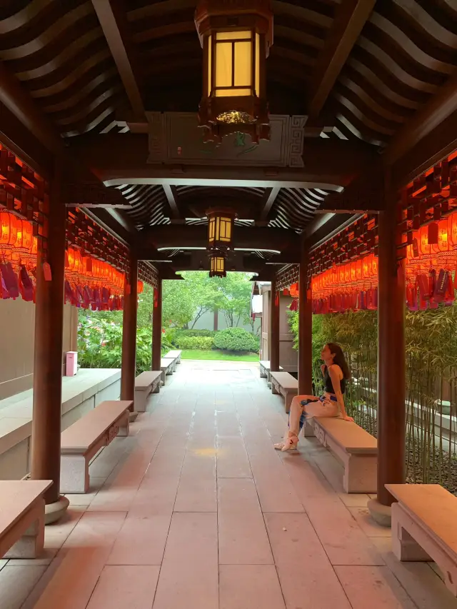 ช่วงเวลาแห่งความสงบ: สัมผัสประสบการณ์วัดพระหยกในเซี่ยงไฮ้