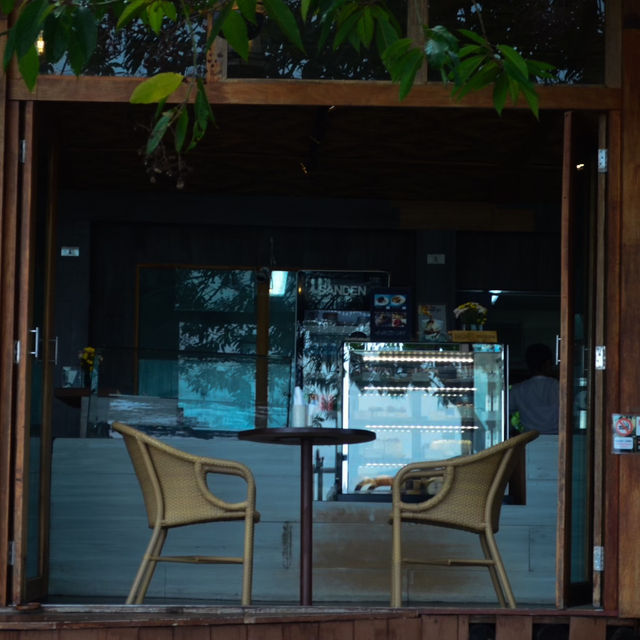 Bay view cafe - sametnangshe boutique
