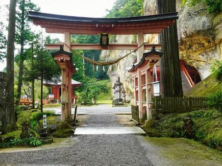 岩手🇯🇵 達谷窟毘沙門堂