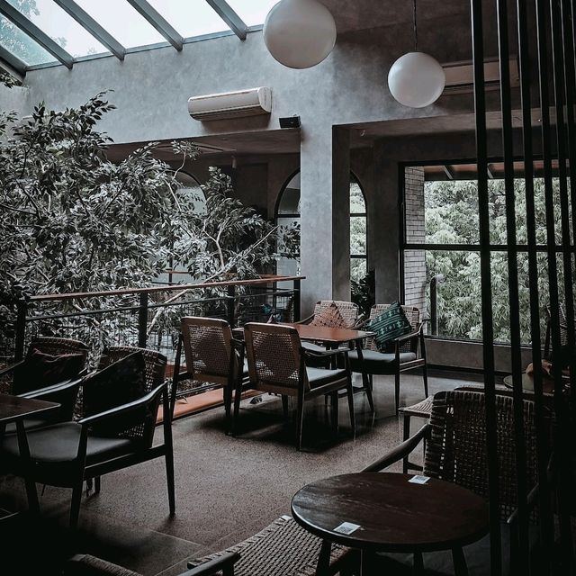 Spacious cafe