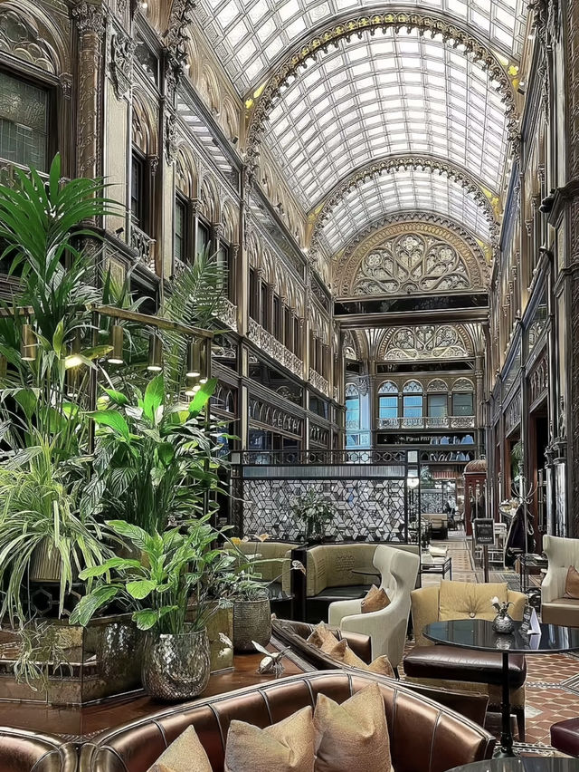 Párisi Udvar: Budapest’s Timeless Passage of Elegance 