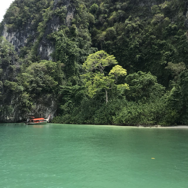 ไปเที่ยวเกาะที่กระบี่