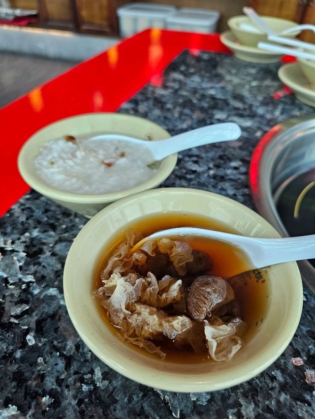 Five Legends Hot Pot Rings in the Chinese New Year