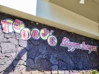 Delicious Lunch at Teddy's Bigger Burgers in Waikiki🍔
