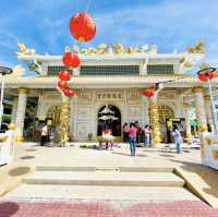ตรุษจีนกราบขอพรเจ้าแม่กวนอิม เสริมมงคลชีวิต