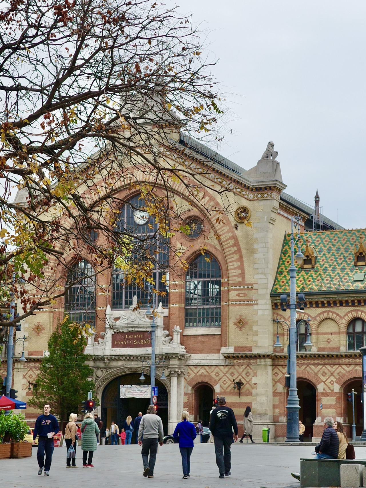 📍Central market Hall of Budapest/ハンガリー | Trip.com 📍Central market Hall of Budapest/ハンガリー | Trip.com
