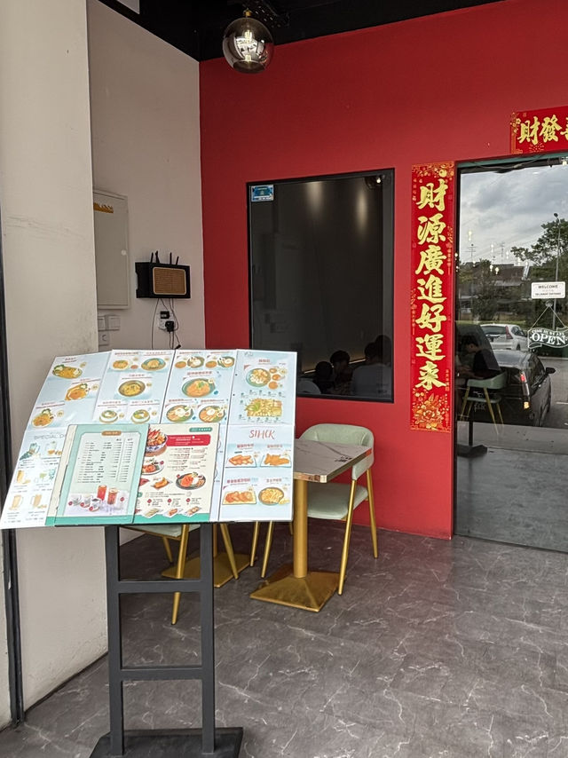 Green Taro Cake & Curry Bak Kut Teh? Unique Finds at C&L