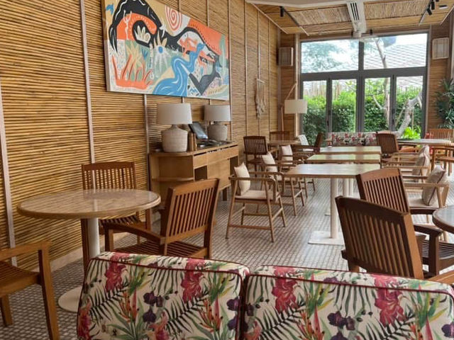 พาส่อง Breakfast The Standard Huahin