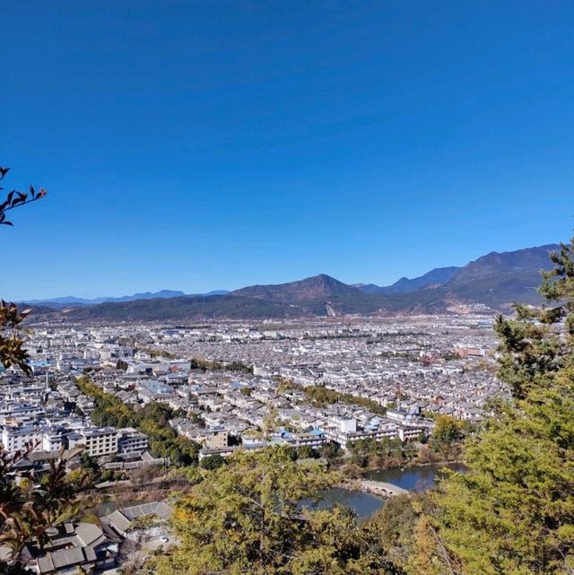 Lijiang Winter Wonderland: Snow-Capped Peaks, Ancient Streets, and Modern Comforts