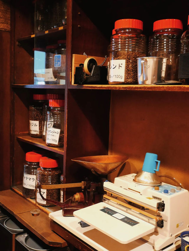 東京銀座 ☕️ 76年咖啡老鋪 | 琥珀女王誕生地 Cafe De Lambre