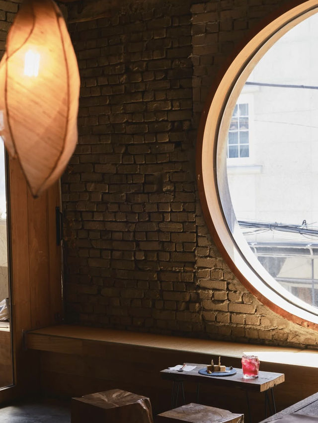 Undiscovered old tea house in Seoul 