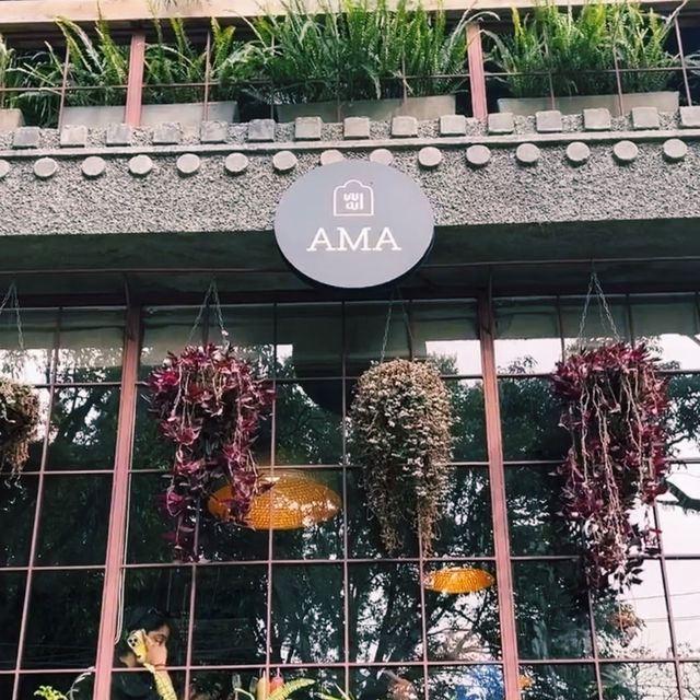モダンでおしゃれなカフェ☕✨