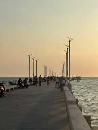 ดูพระอาทิตย์ตกที่บางแสน🌴🌅🚣🌊