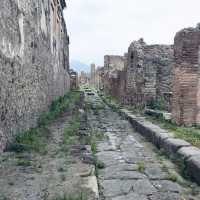 Pompeii: Echoes of an Ancient Tragedy 🇮🇹