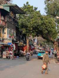 🇻🇳 Hanoi: The Old Quarter and the Captivating Street Chaos 🏮 