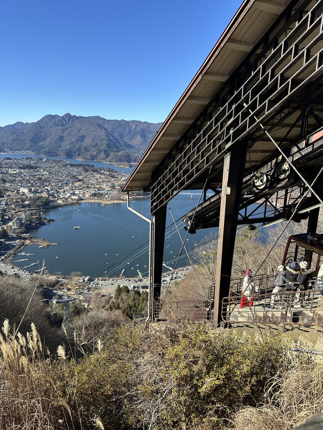 搭天上山公園纜車🚡鳥瞰河口湖嘆絕景富士山🗻