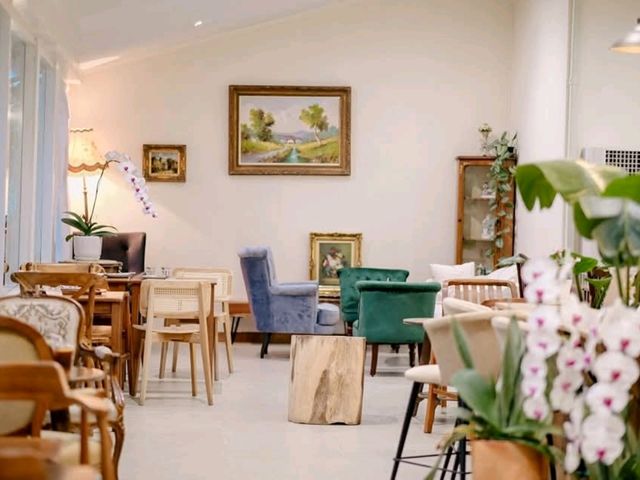 คาเฟ่สวย บรรยากาศดี Basket - coffee and croissant 