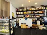 ซินยอริต้า คาเฟ่ & บาร์