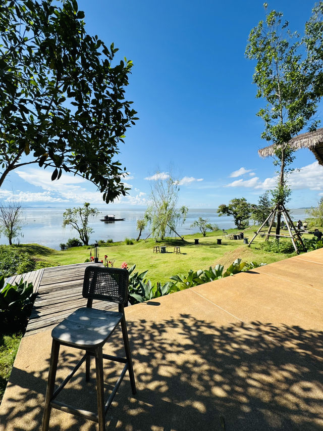 คาเฟ่ลับริมทะเล บรรยากาศโคตรดีที่ “ภูนาเล พัทลุง“