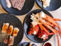 ✨ 將捷金鬱金香酒店 河畔餐廳，結合 松葉蟹🦀、干貝🪸、現煎牛排🥩 與壯麗的山河海景，給你一場超值美味的無限饗宴！